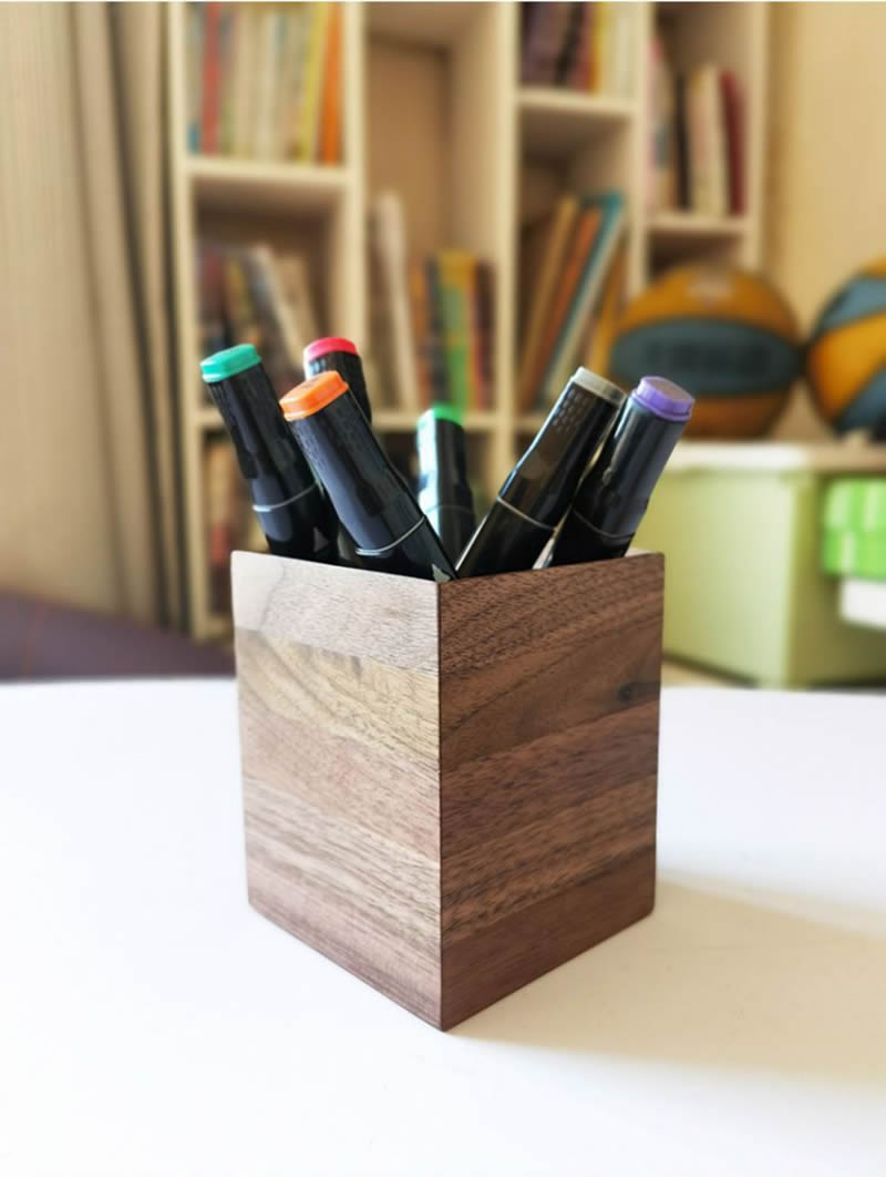 Wooden Pen Holder with Legs, Square Desk Organizer for Pencils, Markers & Office Supplies