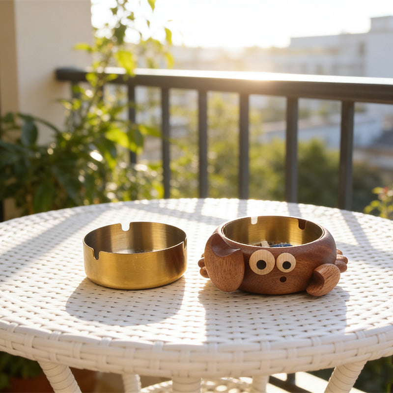 Big Eyes Wooden Crab Ashtray – Unique Artisan Desktop Decor – Creative Animal-Themed Smoking Accessory and Office Ornament