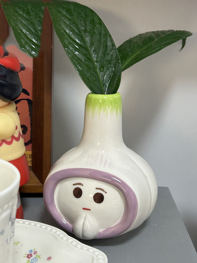 Cute Garlic - Shaped Ceramic Vase, Whimsical Flower Holder for Home Decor