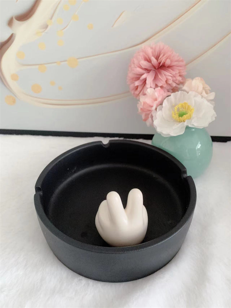 Creative "Peace Sign" Hand Ashtray, Funny Decorative Cigarette Ashtray