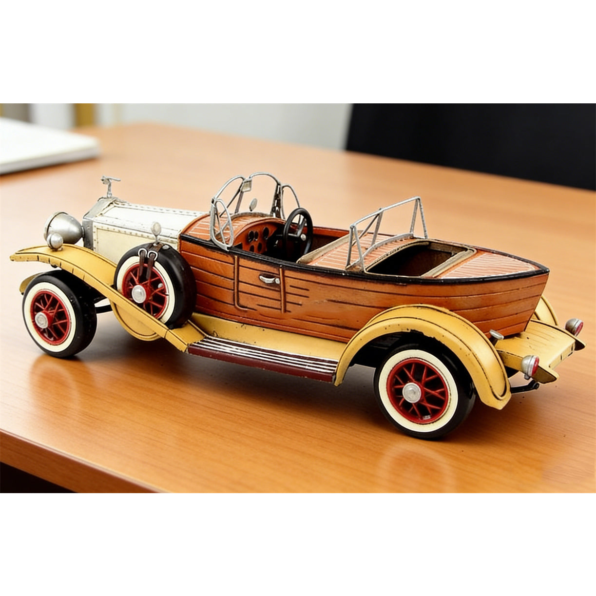 Vintage 1920s Retro Model Car Figurine – Handcrafted Iron Classic Roadster – Nostalgic Desktop Ornament & Collectible Antique-Style Home Gift