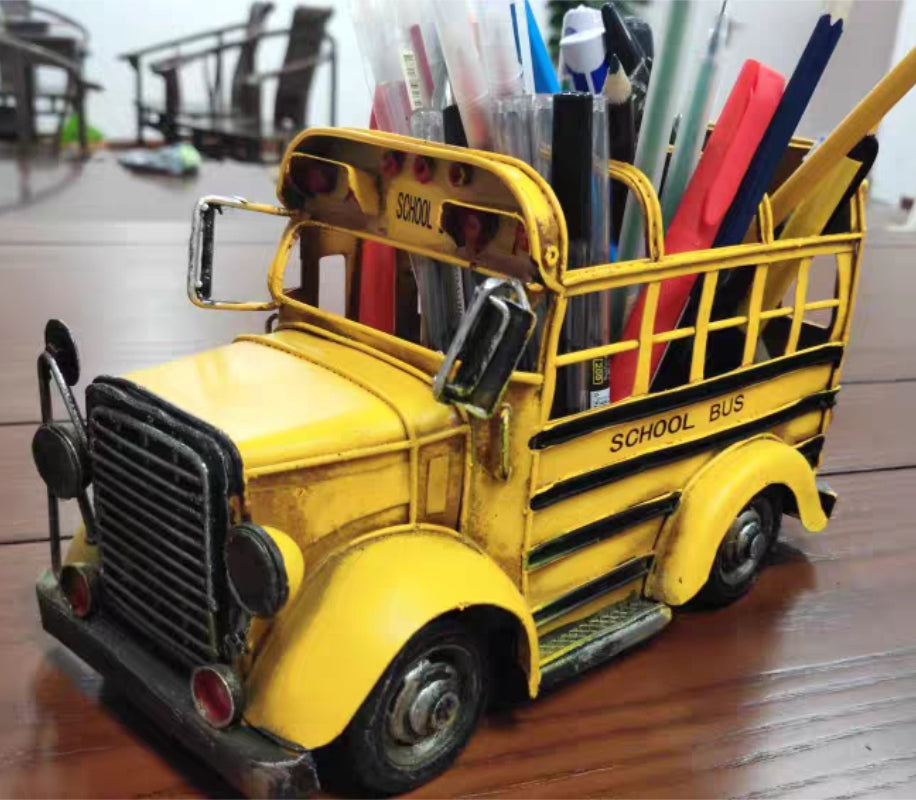 Vintage Yellow School Bus Metal Pen Holder – Retro Metal Craft Vehicle Desk Organizer Pencil Cup – Nostalgic Desktop Storage Box Gift for Teachers & Students